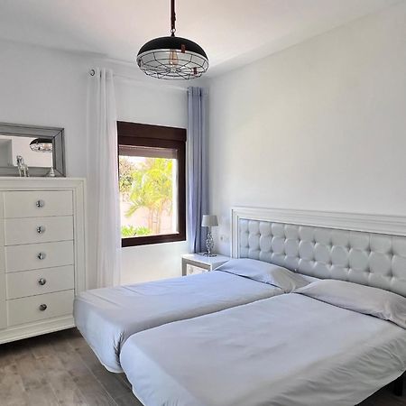 Pirata Bungalow Sea Front Estepona Exteriér fotografie